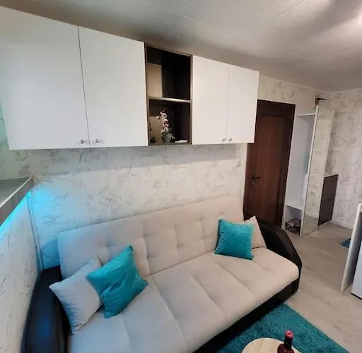 Apartment Centrally-located Near The Sea Garden *