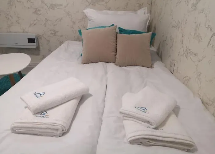 Apartment Centrally-located Near The Sea Garden